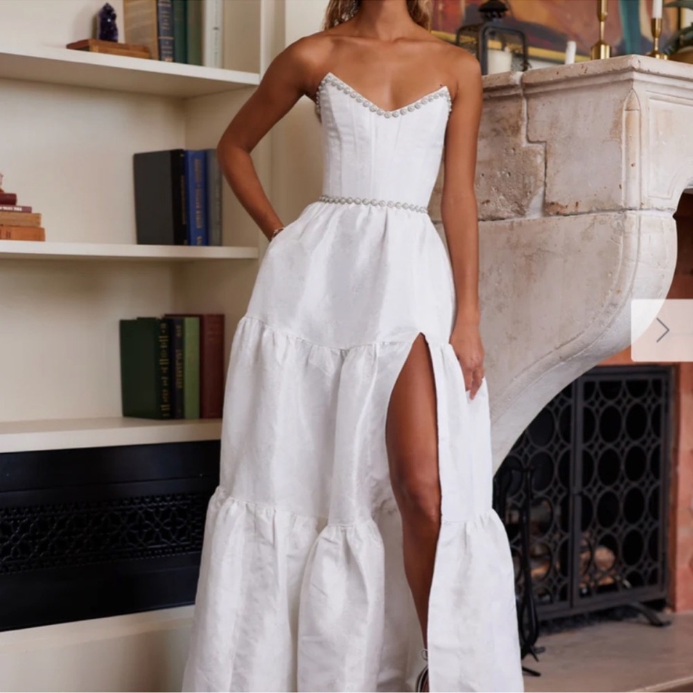 Elegant White Strapless Dress- V Chapman